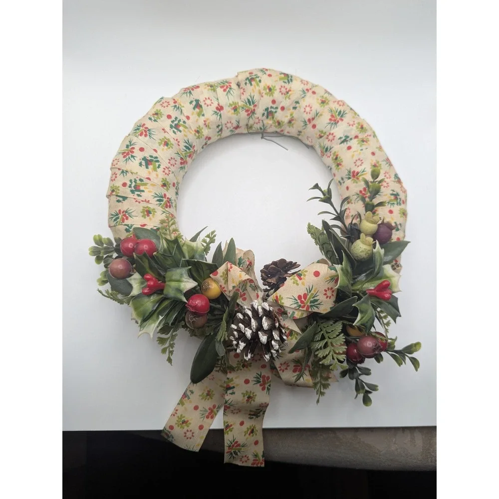 Vtg Fabric Wreath Floral Berry Holly Pinecone Christmas Holiday Home Decor 10